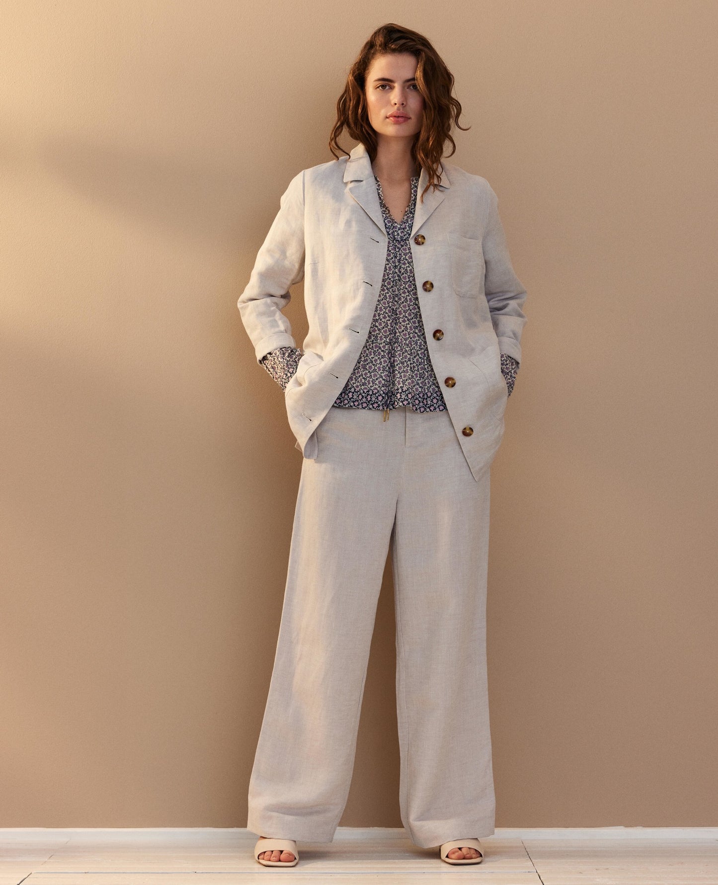 TIMELESS LINEN TROUSERS
