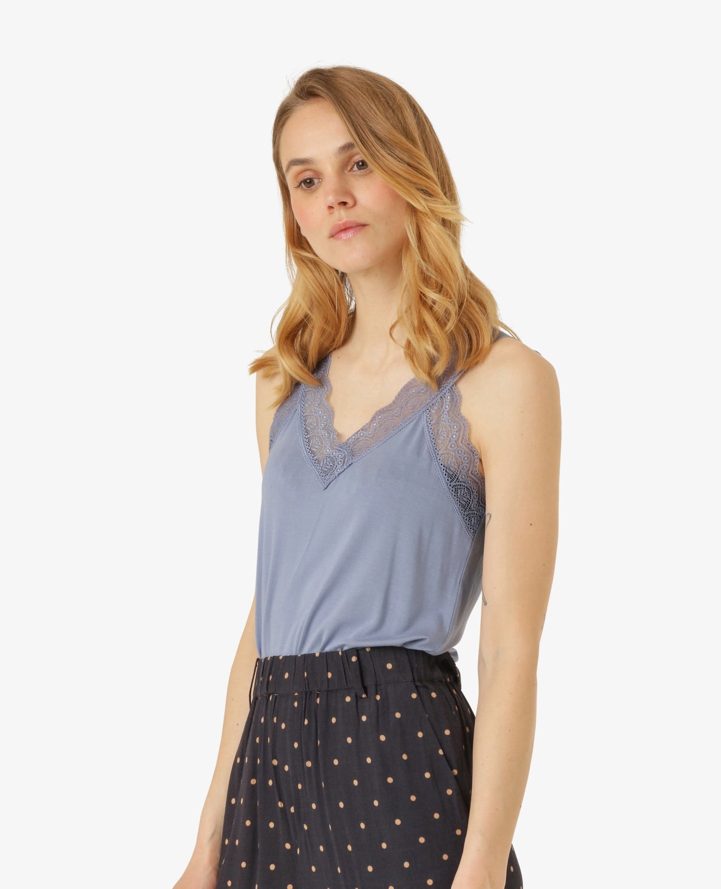 LAURANN TOP WITH LACE
