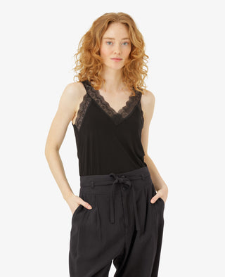 LAURANN TOP WITH LACE