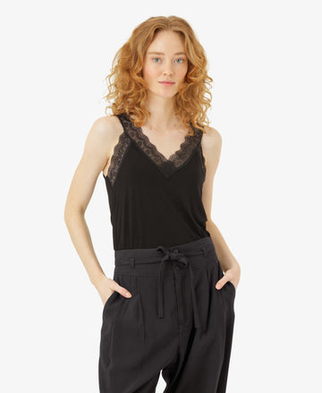 LAURANN TOP WITH LACE