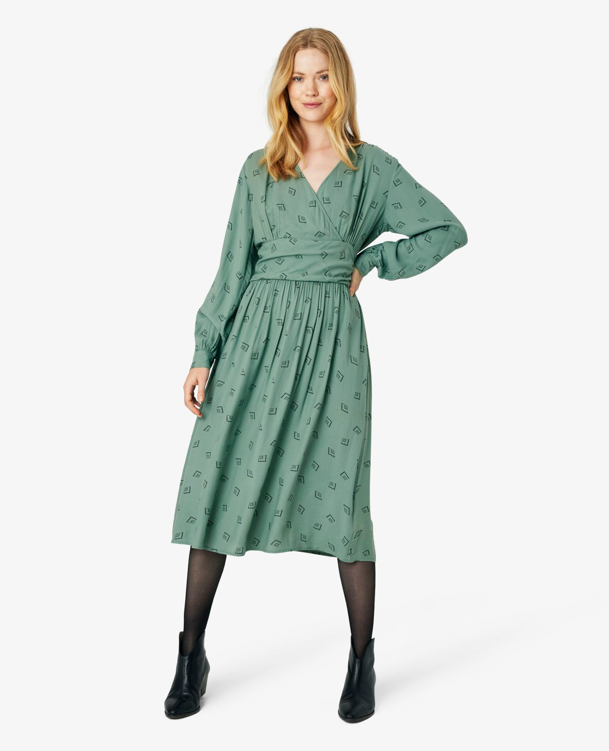 MOANN KJOLE I VISKOSE Noa Noa Long sleeve dresses