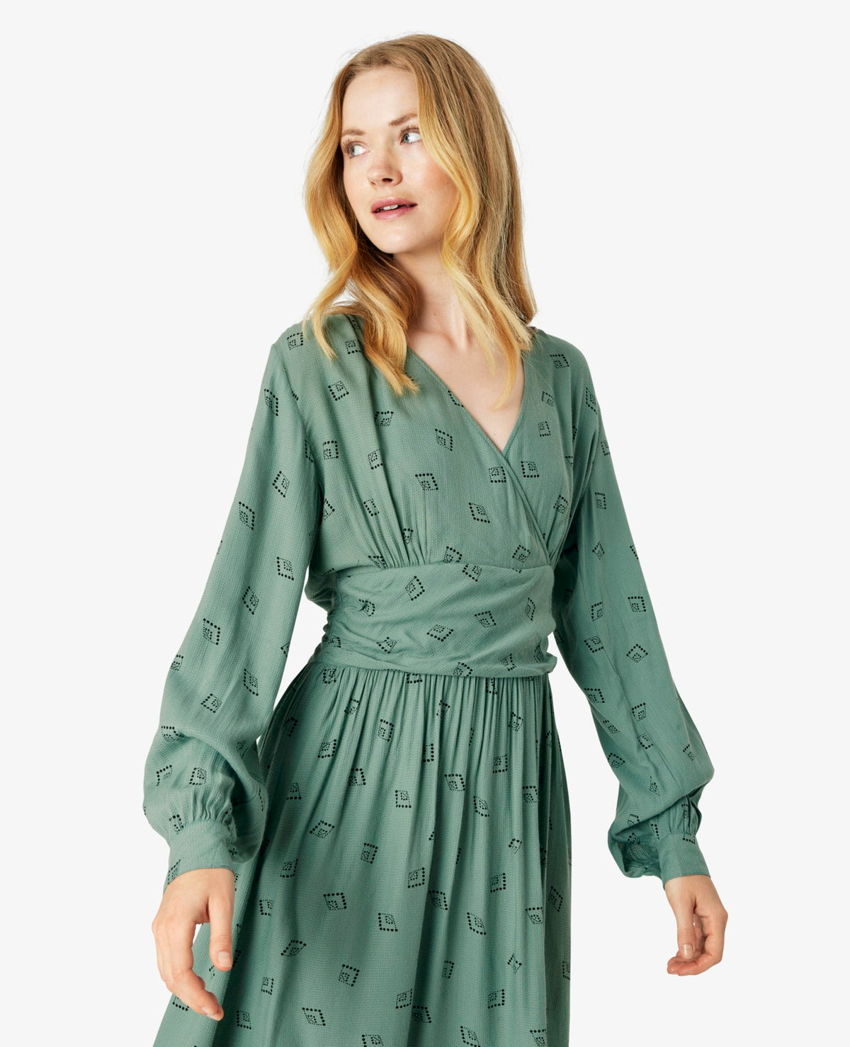 MOANN KJOLE I VISKOSE Noa Noa Long sleeve dresses