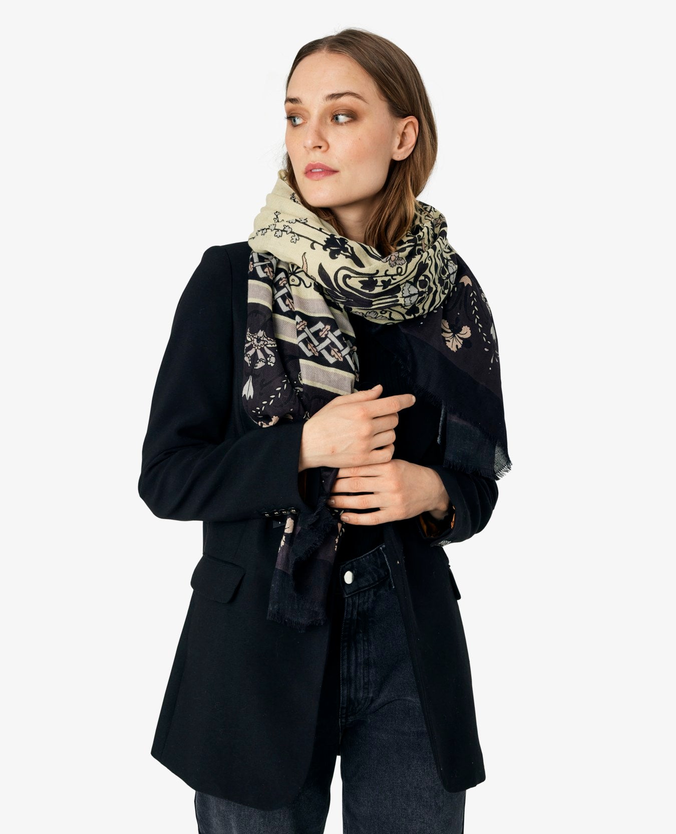 SUVIUM SCARF