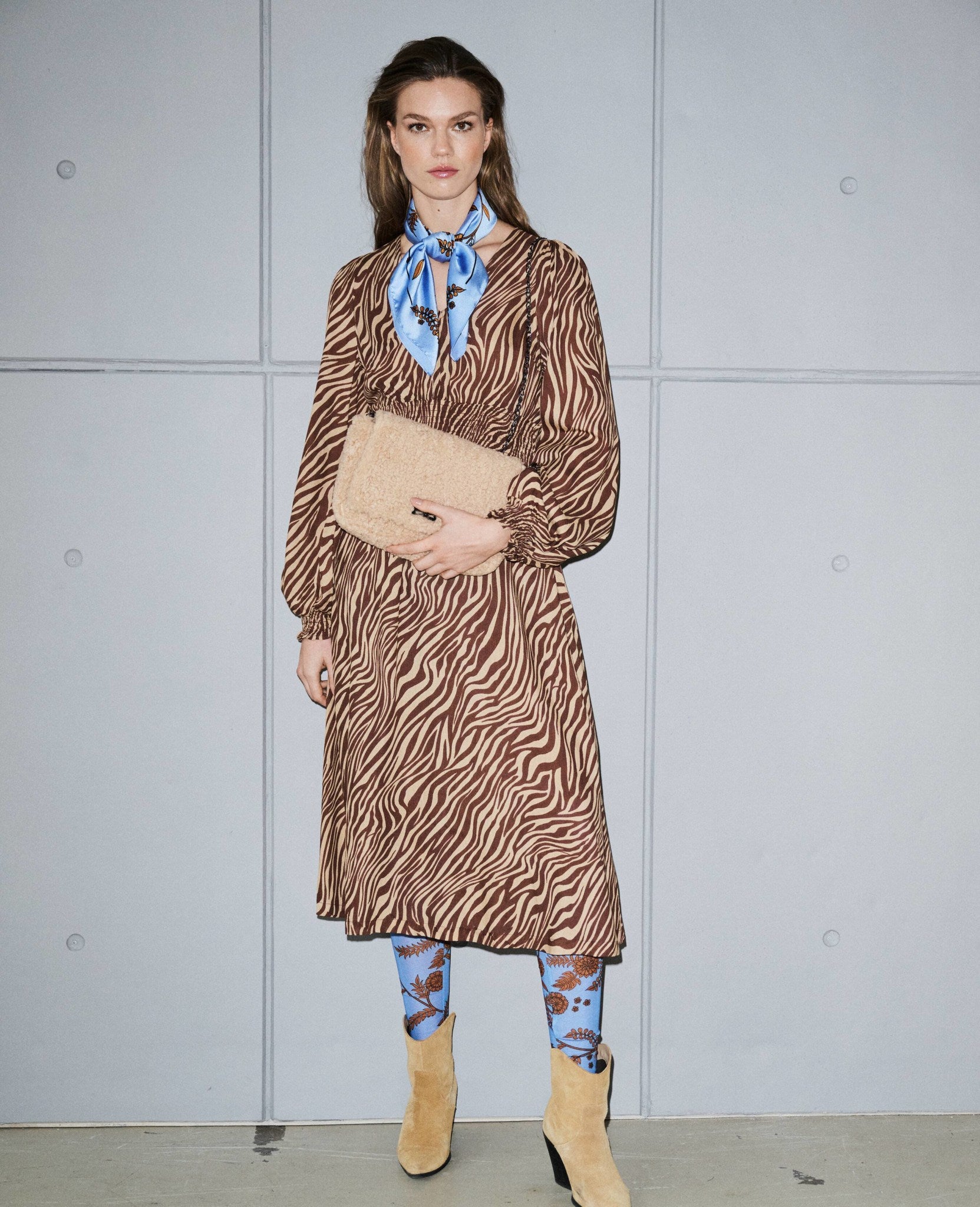 DILMAUM CROSS-BODY BAG