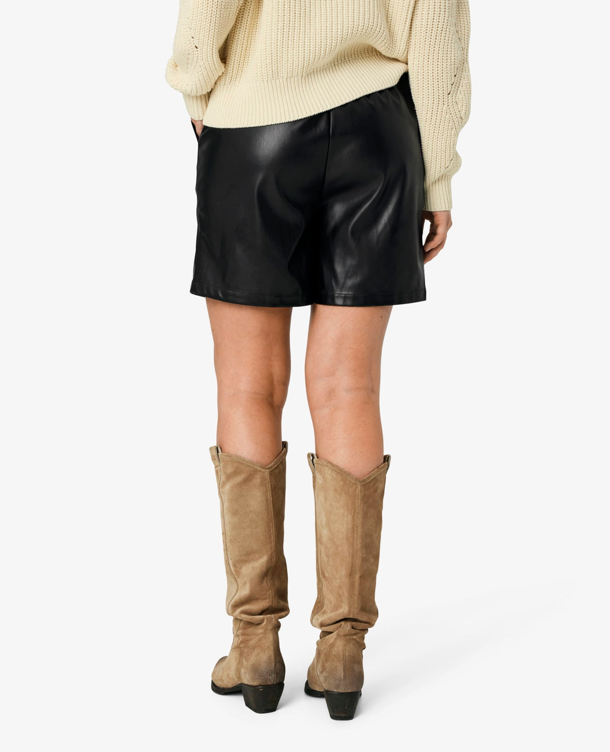 AIMIUM SHORTS Unmade