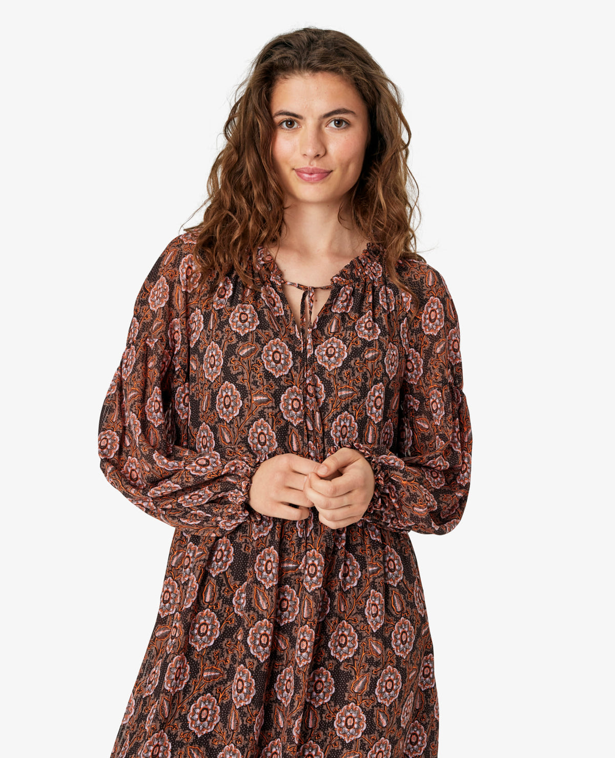 NICOLINENN MØNSTRET KJOLE Noa Noa Long sleeve dresses